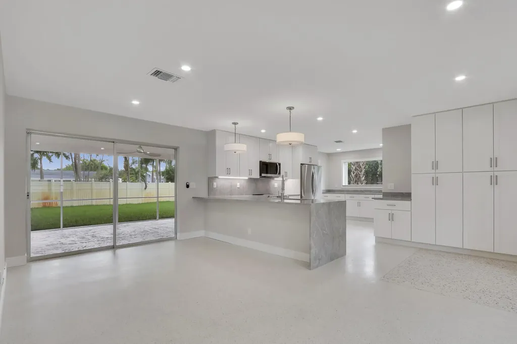 732 Pelican Way North Palm Beach FL 33408