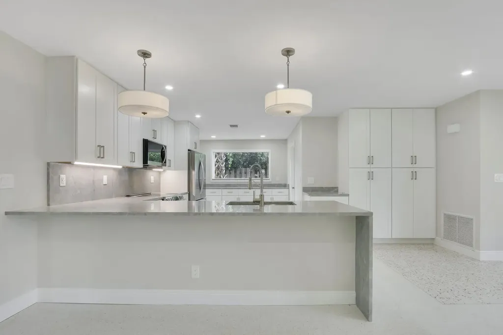 732 Pelican Way North Palm Beach FL 33408