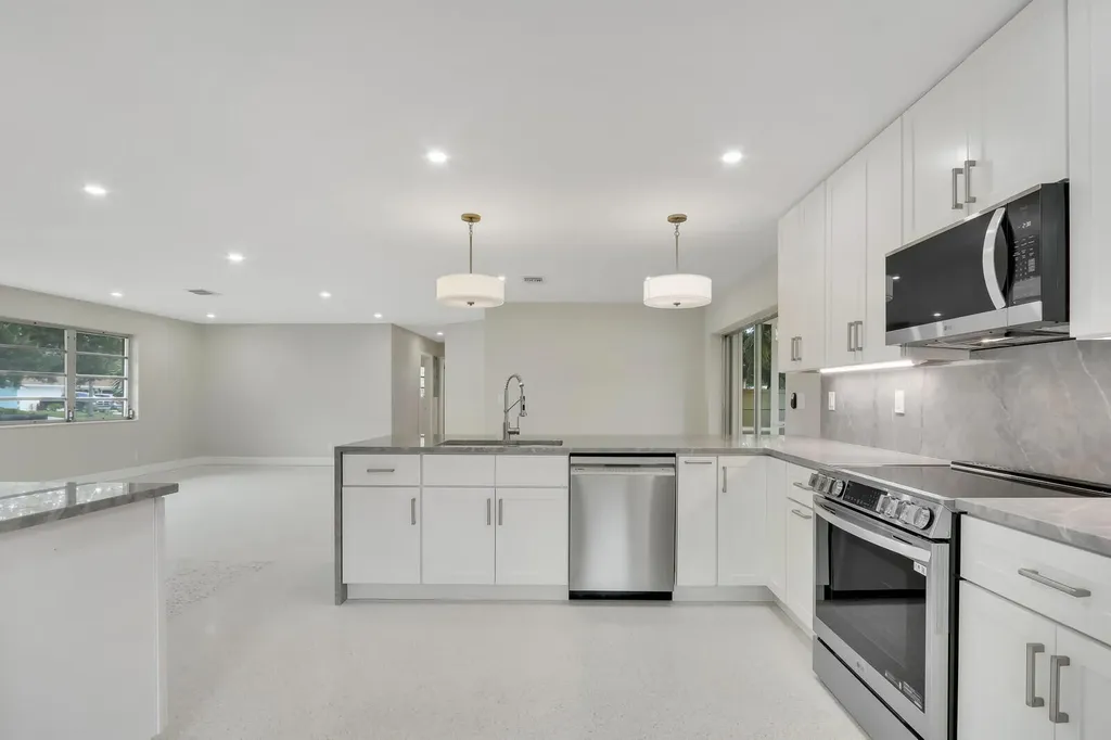 732 Pelican Way North Palm Beach FL 33408