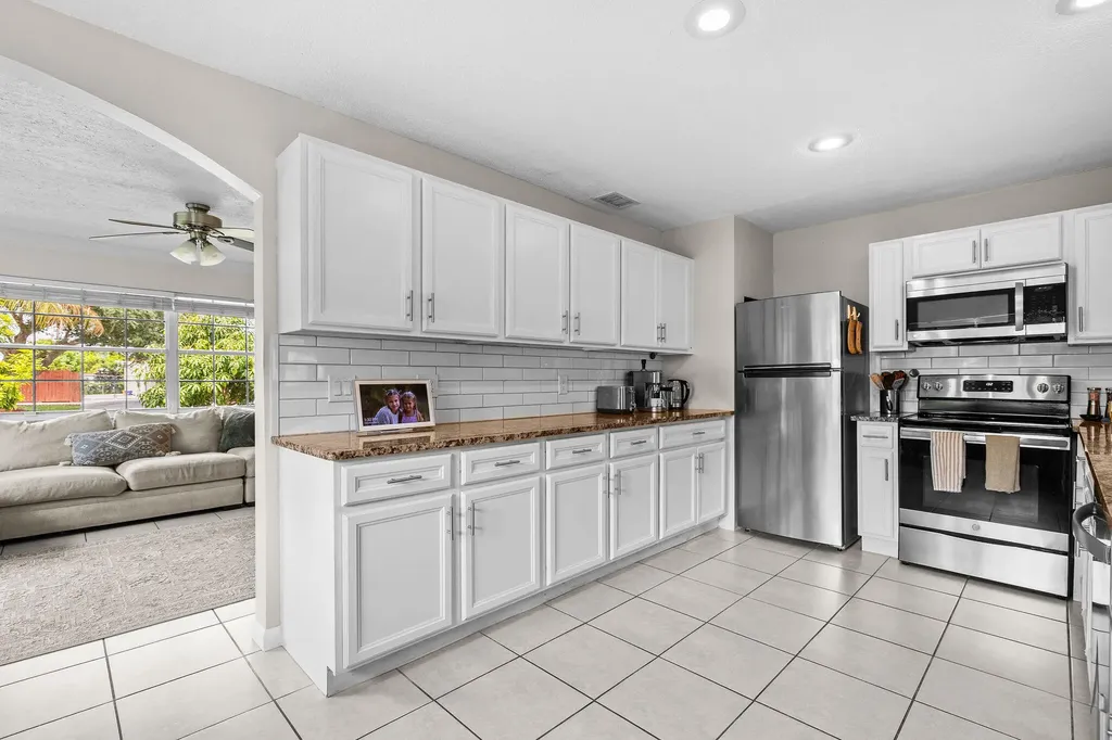 4366 Bamboo Drive Palm Beach Gardens FL 33410