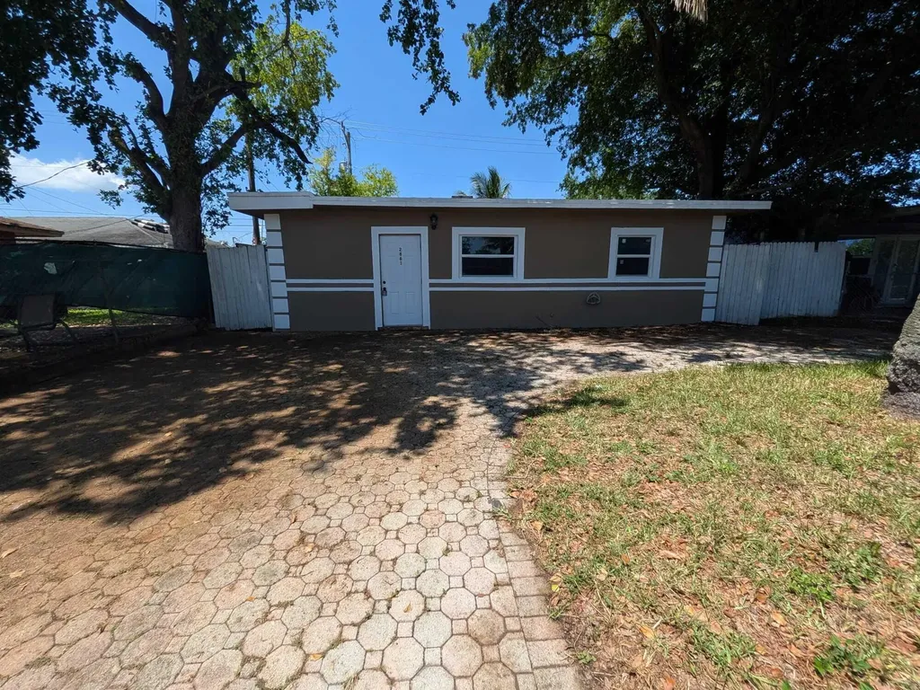 2861 NW 5th Street Pompano Beach FL 33069