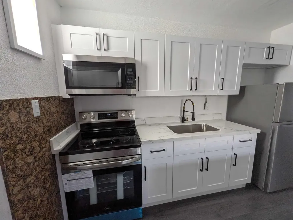 2861 NW 5th Street Pompano Beach FL 33069