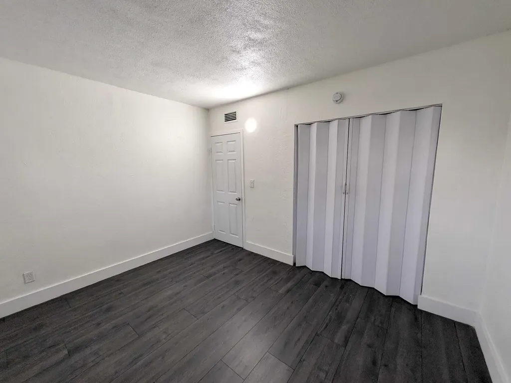 2861 NW 5th Street Pompano Beach FL 33069