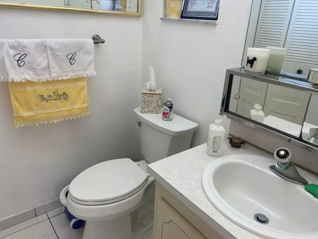 9821 Sunrise Lakes Boulevard Sunrise FL 33322
