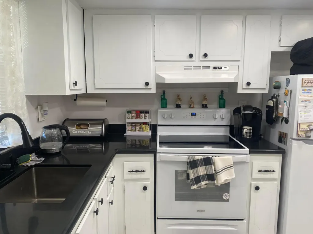 9821 Sunrise Lakes Boulevard Sunrise FL 33322