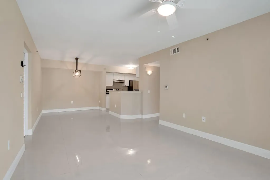 611 Villa Circle Boynton Beach FL 33435