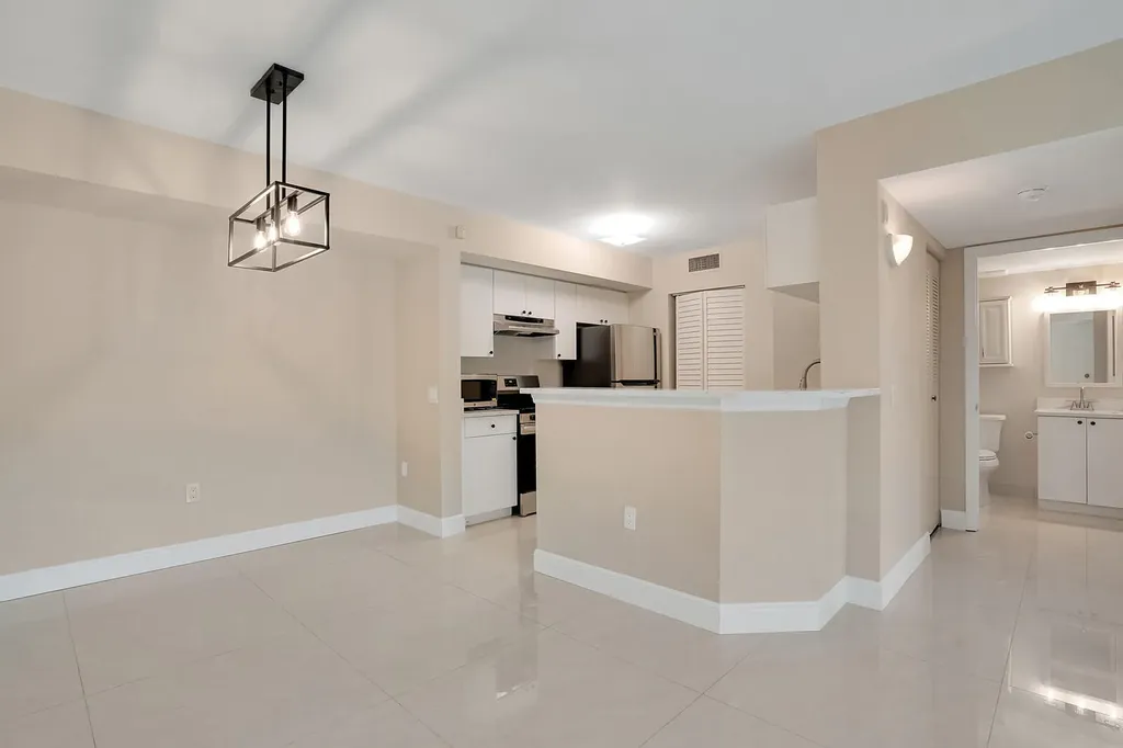 611 Villa Circle Boynton Beach FL 33435