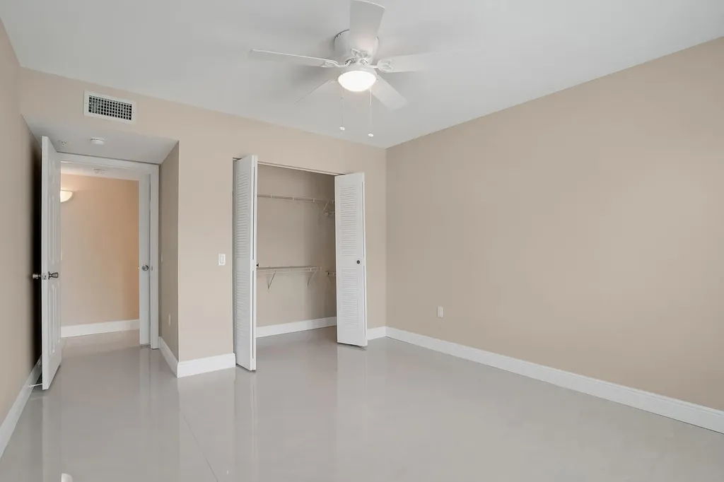 611 Villa Circle Boynton Beach FL 33435