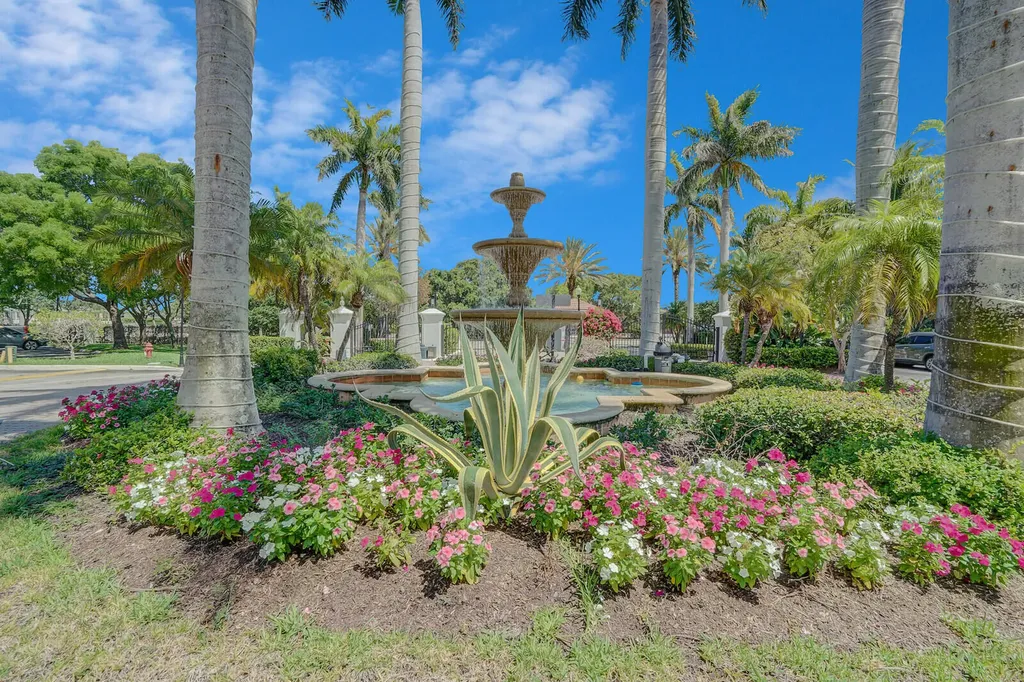 611 Villa Circle Boynton Beach FL 33435