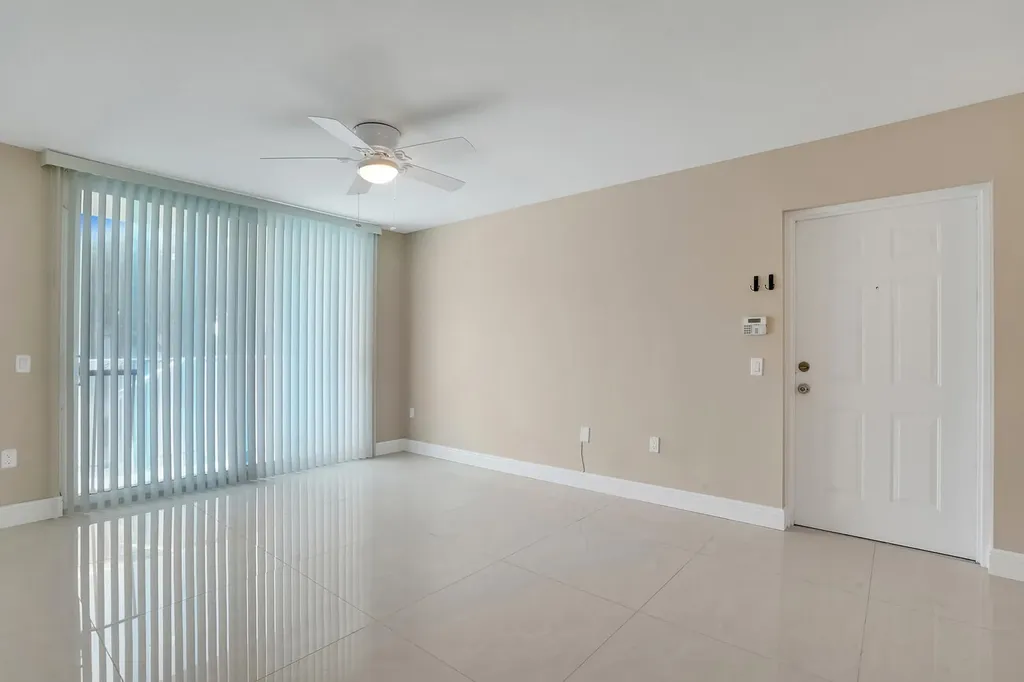 611 Villa Circle Boynton Beach FL 33435