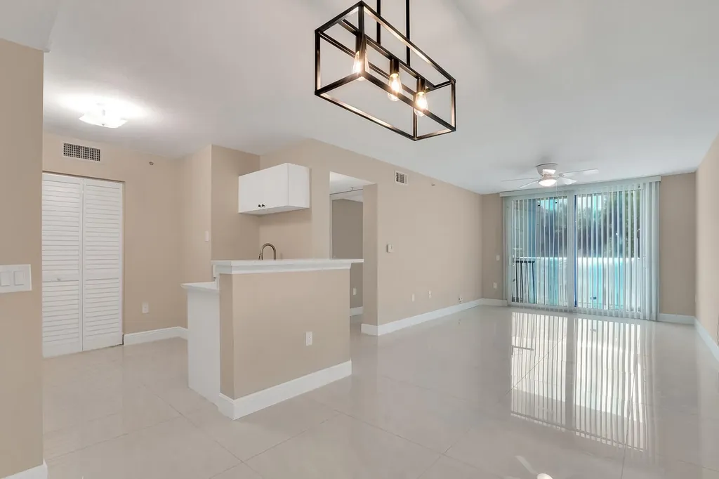 611 Villa Circle Boynton Beach FL 33435