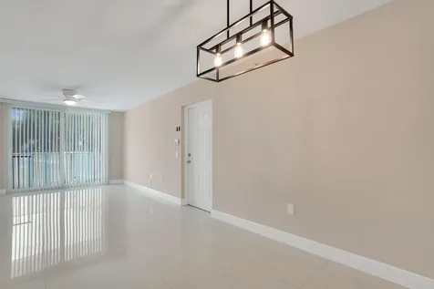 611 Villa Circle Boynton Beach FL 33435