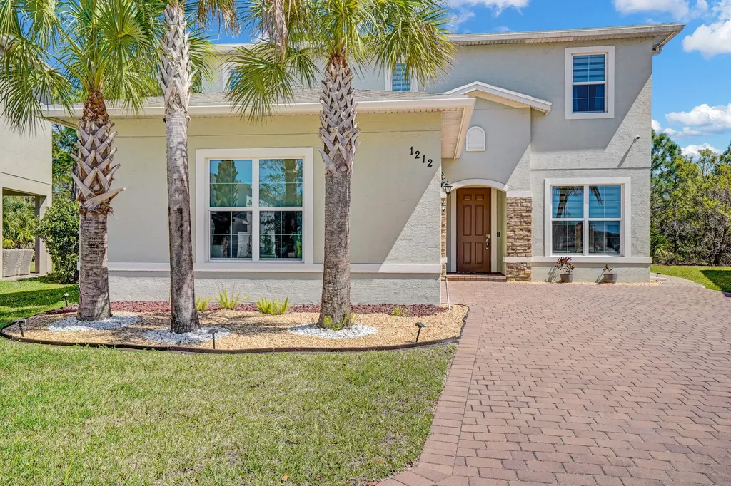 1212 NW Leonardo Circle Port St Lucie FL 34986