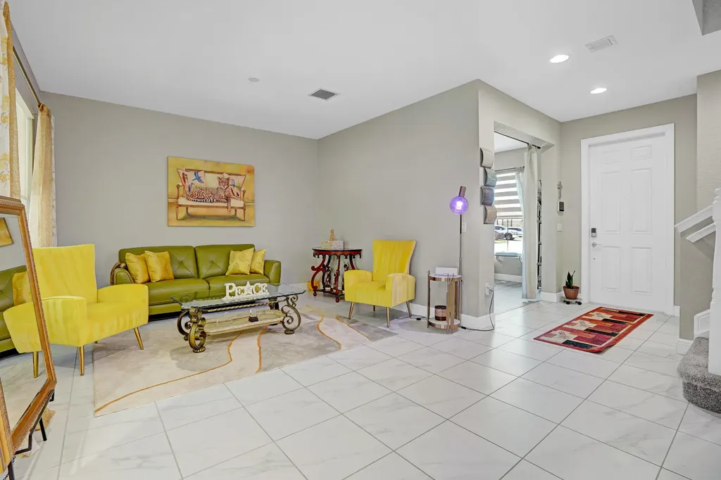 1212 NW Leonardo Circle Port St Lucie FL 34986