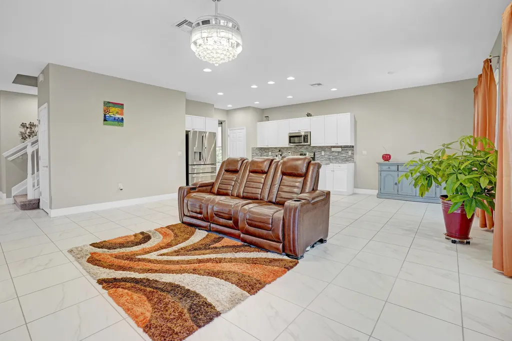 1212 NW Leonardo Circle Port St Lucie FL 34986
