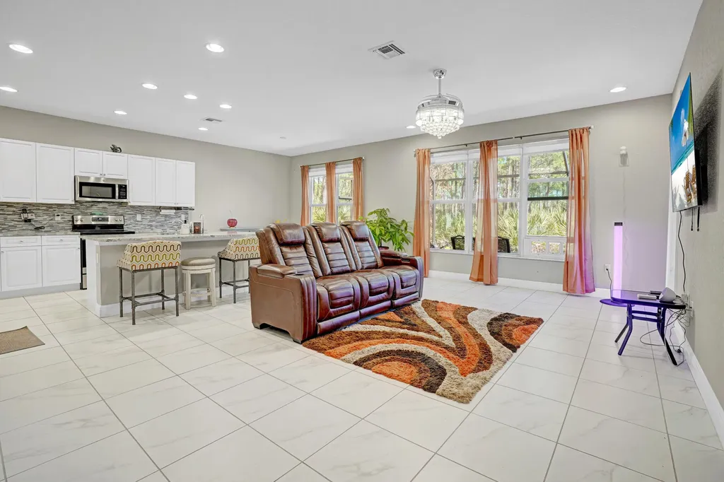 1212 NW Leonardo Circle Port St Lucie FL 34986