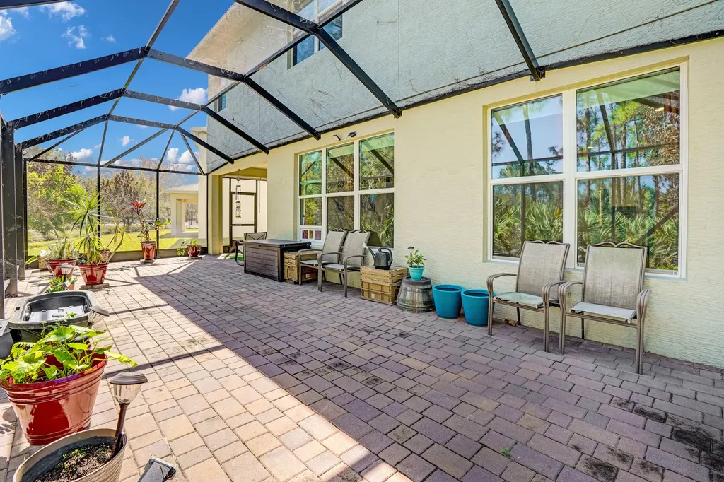 1212 NW Leonardo Circle Port St Lucie FL 34986