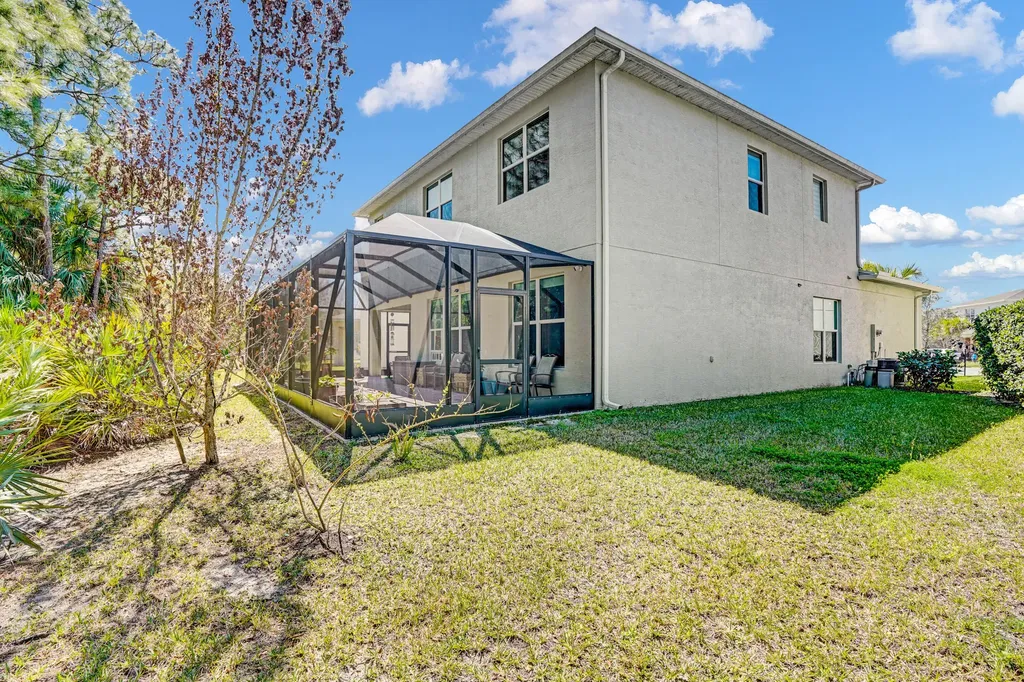 1212 NW Leonardo Circle Port St Lucie FL 34986