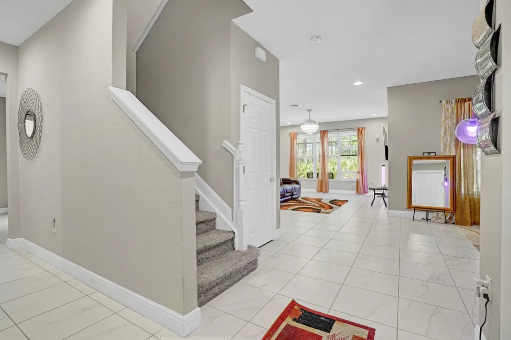 1212 NW Leonardo Circle Port St Lucie FL 34986
