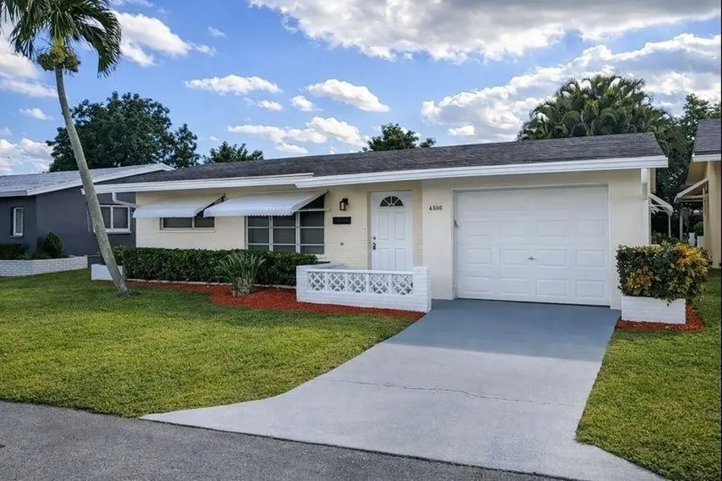 4906 NW 53rd Court Tamarac FL 33319