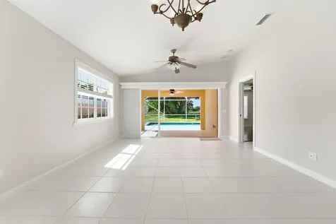 8439 SE Retreat Drive Hobe Sound FL 33455