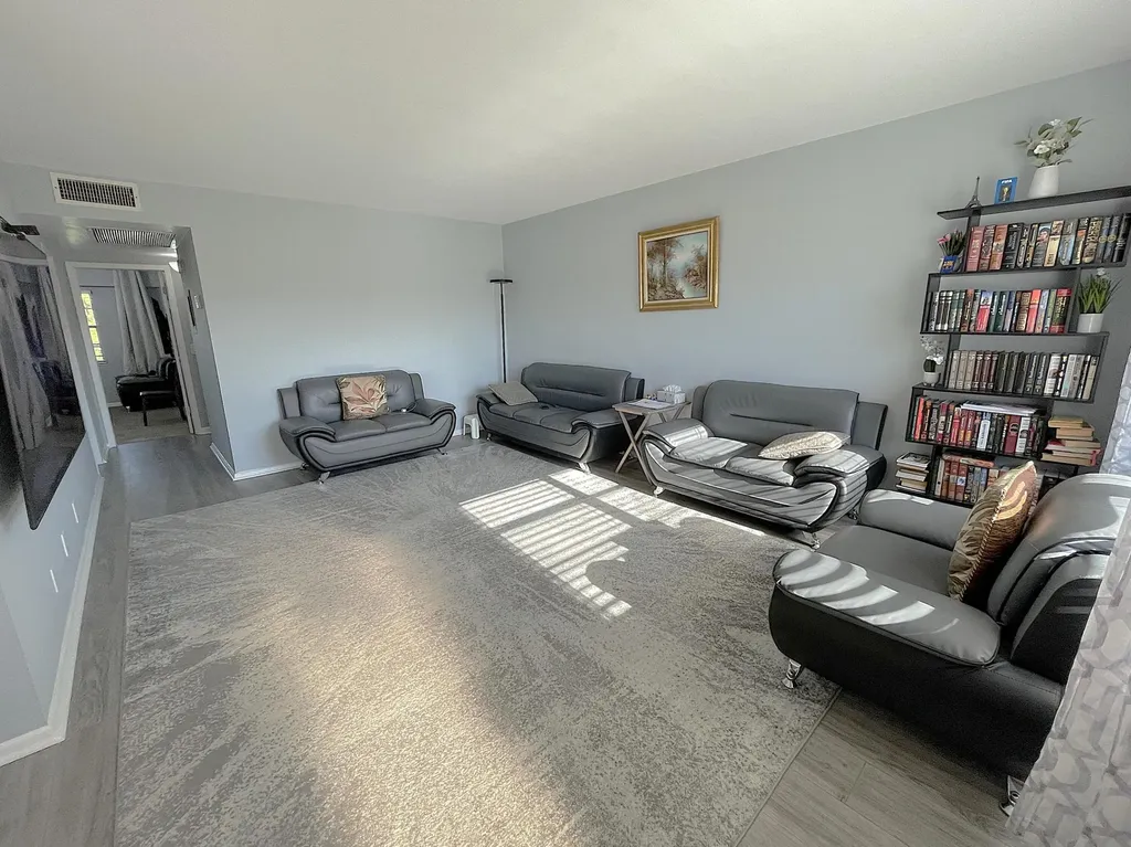 334 Brighton H Boca Raton FL 33434
