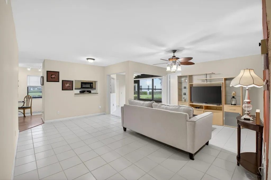 6069 Parkwalk Drive Boynton Beach FL 33472