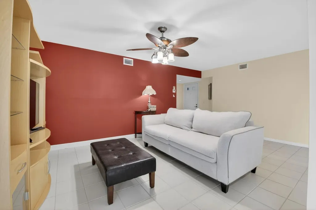 6069 Parkwalk Drive Boynton Beach FL 33472