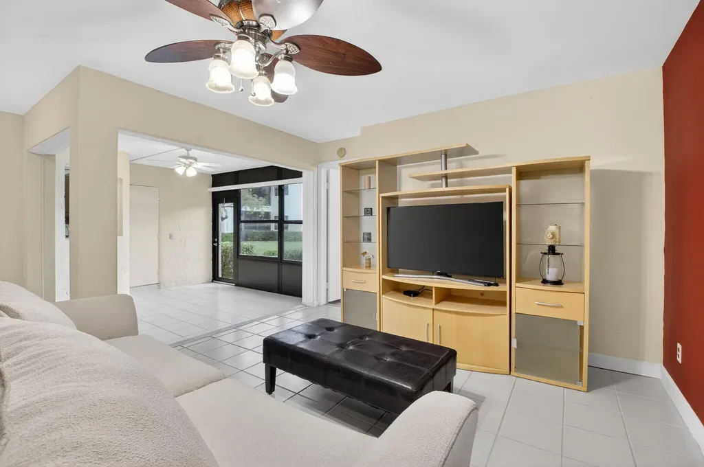 6069 Parkwalk Drive Boynton Beach FL 33472