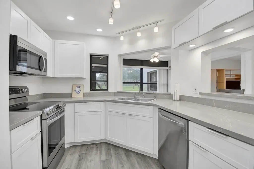 6069 Parkwalk Drive Boynton Beach FL 33472