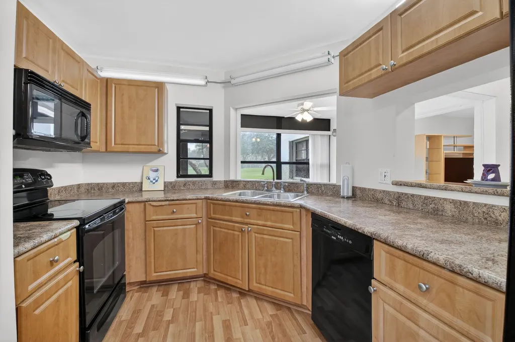 6069 Parkwalk Drive Boynton Beach FL 33472