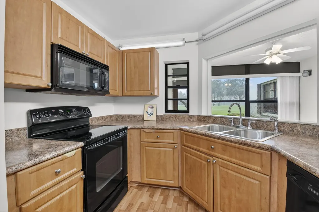6069 Parkwalk Drive Boynton Beach FL 33472