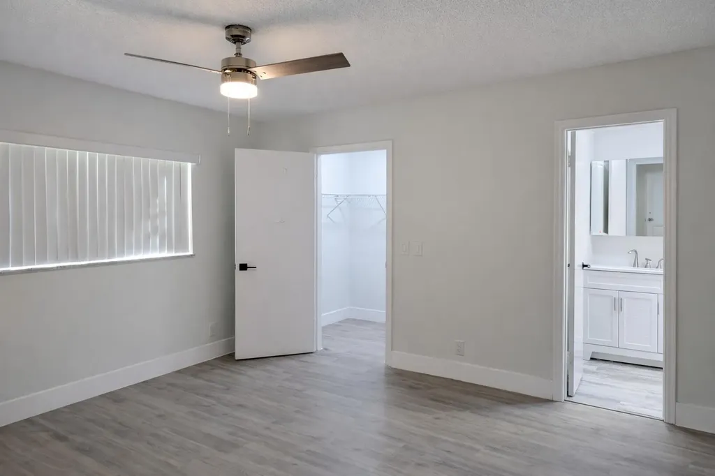 2613 SW Natura Avenue Deerfield Beach FL 33441
