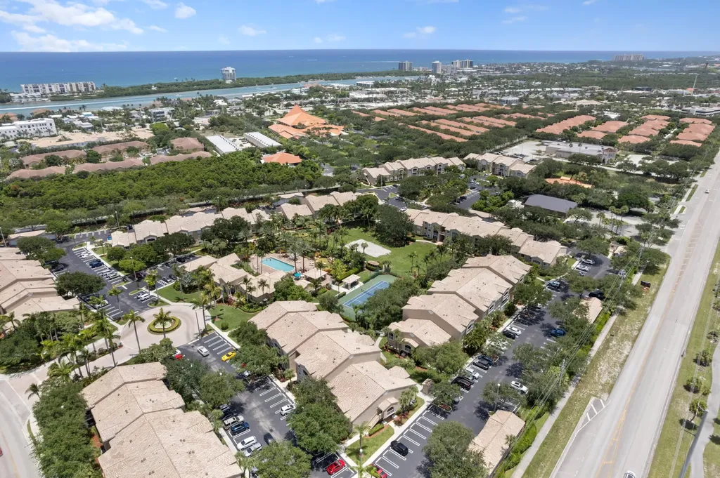 272 Village Boulevard Tequesta FL 33469