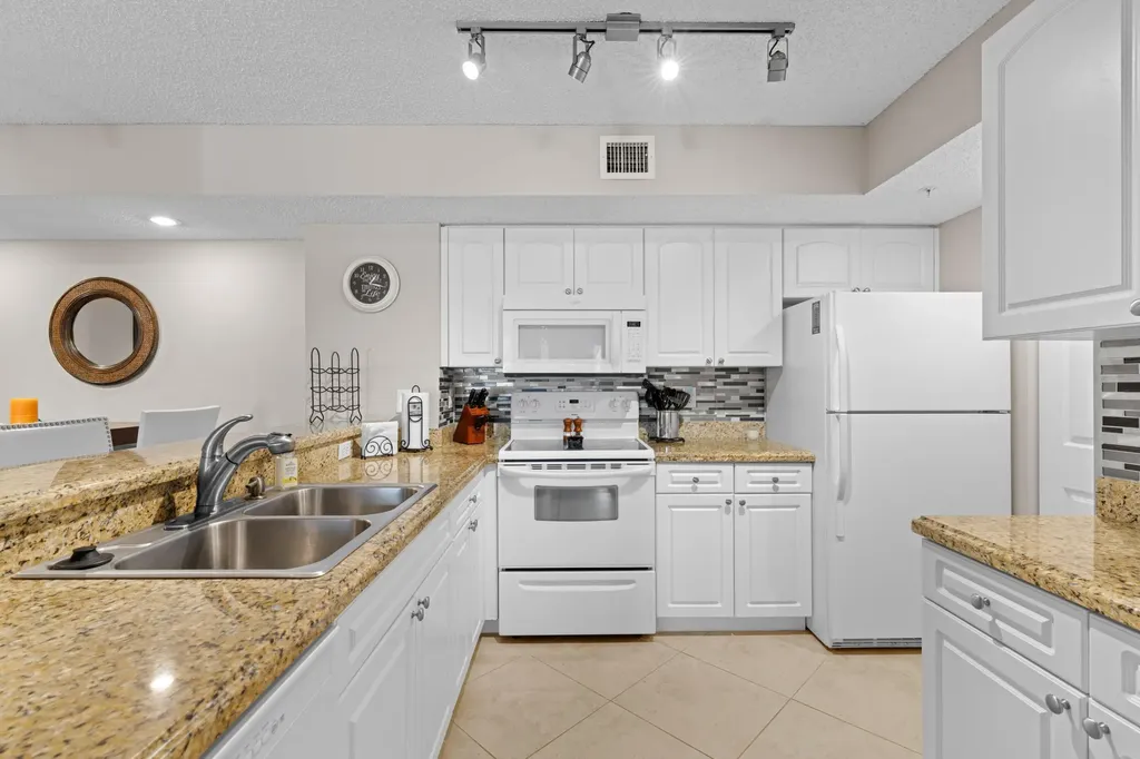 272 Village Boulevard Tequesta FL 33469