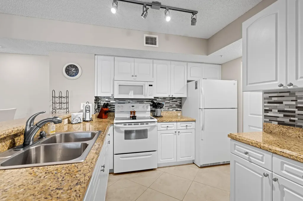 272 Village Boulevard Tequesta FL 33469
