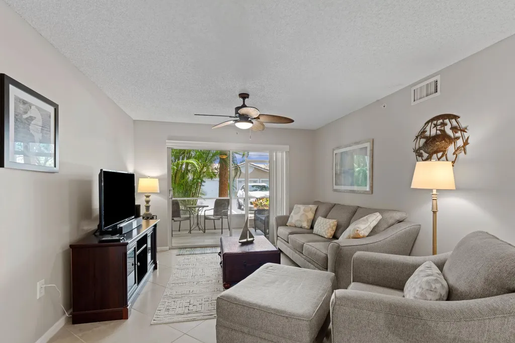 272 Village Boulevard Tequesta FL 33469