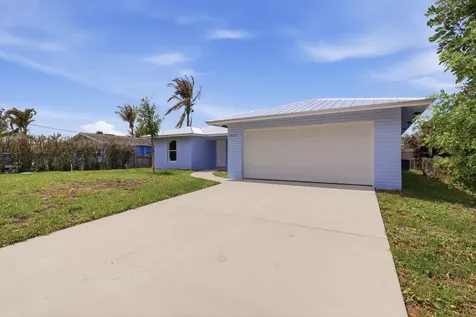2805 SE Carroll Street Stuart FL 34997