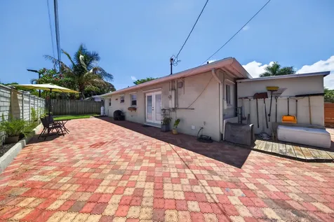 2216 NW 2nd Avenue Wilton Manors FL 33311