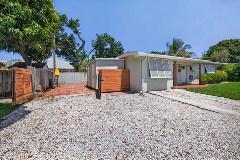 2216 NW 2nd Avenue Wilton Manors FL 33311