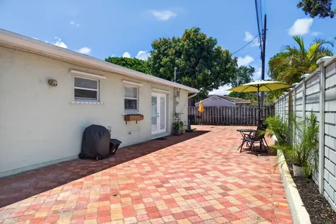 2216 NW 2nd Avenue Wilton Manors FL 33311