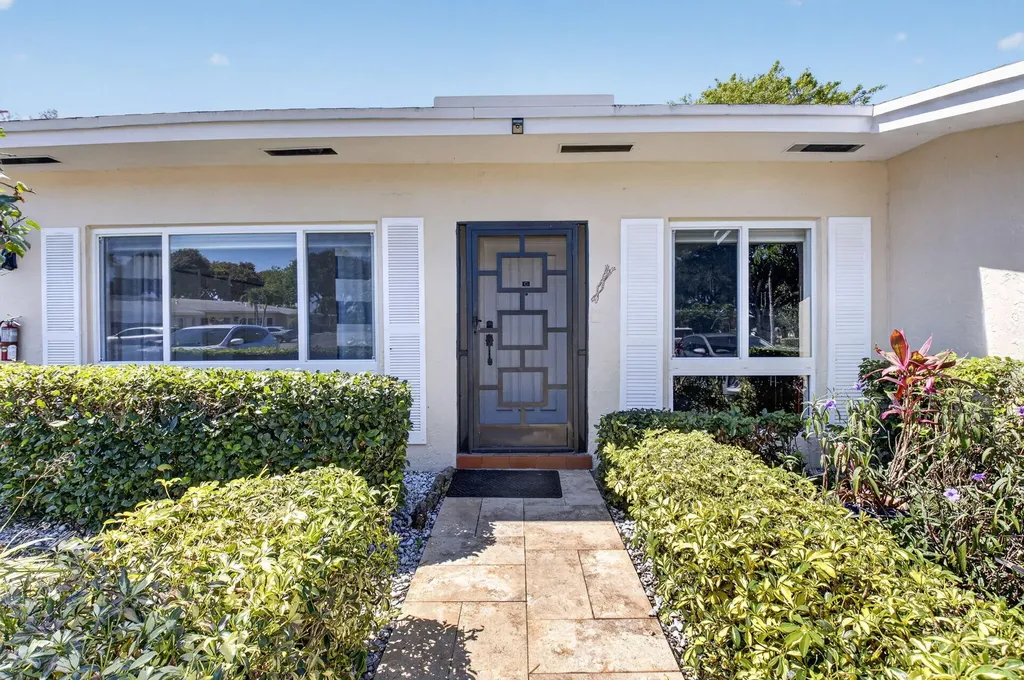 13740 Via Flora Delray Beach FL 33484