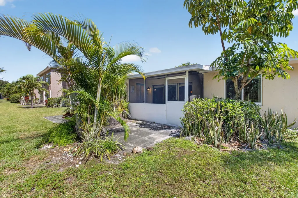 13740 Via Flora Delray Beach FL 33484