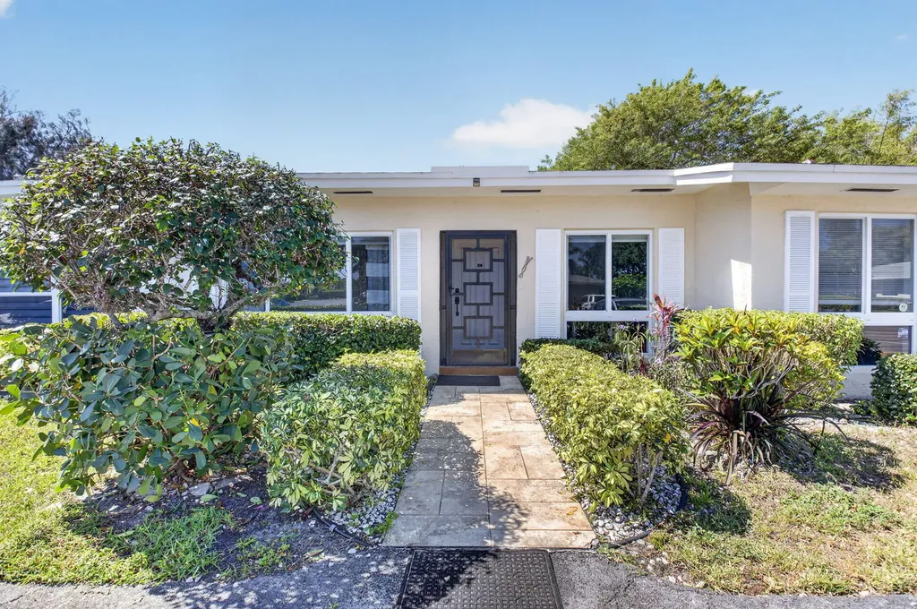 13740 Via Flora Delray Beach FL 33484