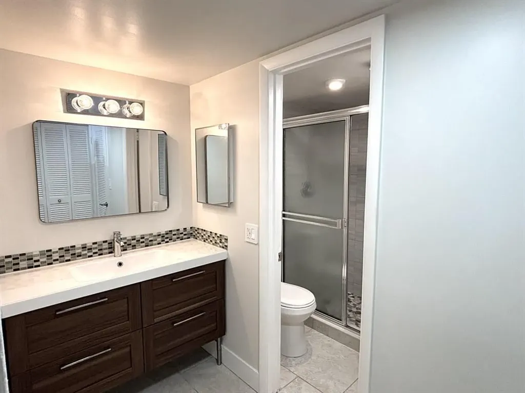 3851 NW 84th Avenue Sunrise FL 33351