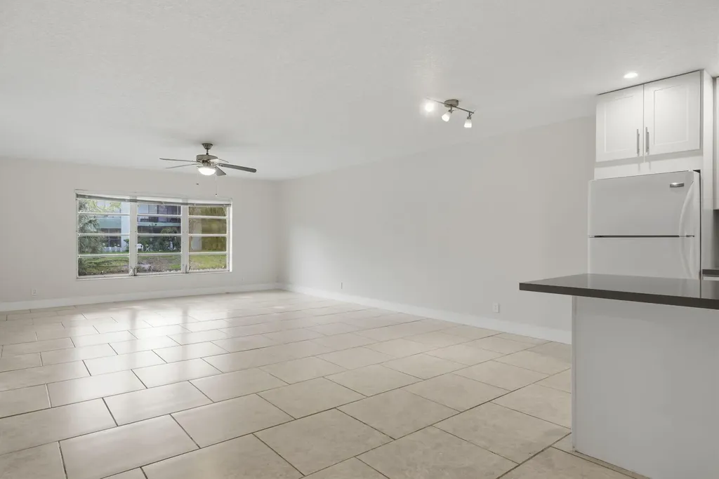 3851 NW 84th Avenue Sunrise FL 33351