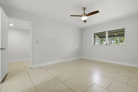 3851 NW 84th Avenue Sunrise FL 33351