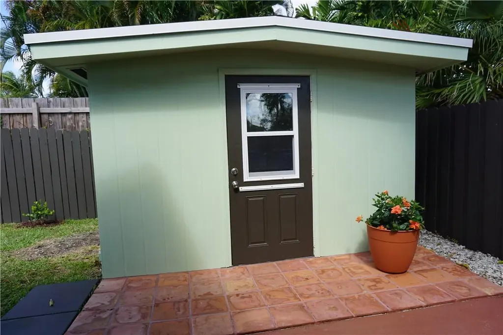 1917 NE 16th Terrace Fort Lauderdale FL 33305