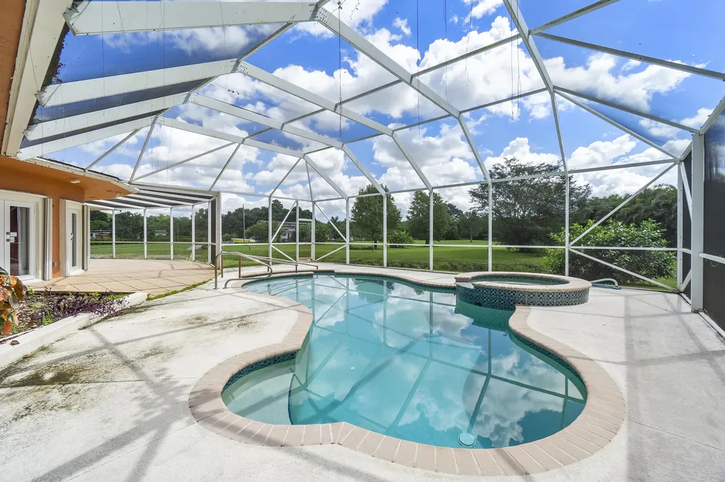 7600 NW 82nd Terrace Parkland FL 33067