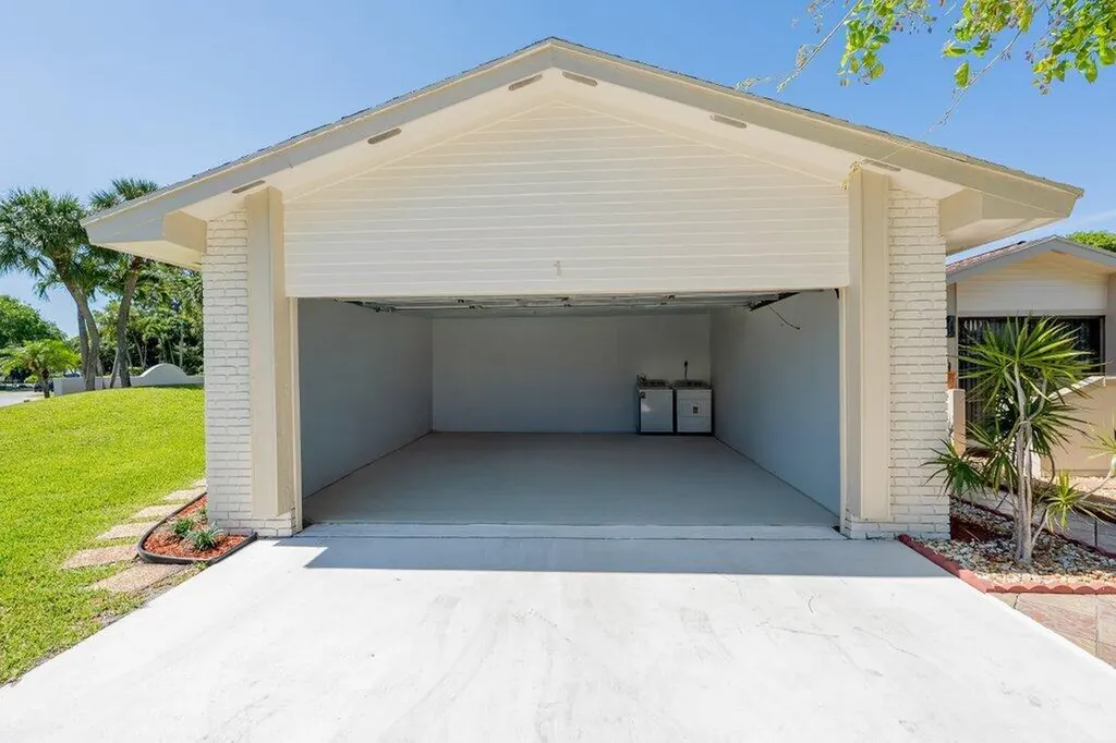 1 Afton Place Boynton Beach FL 33426